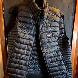 Patagonia puffer vest NWT XL